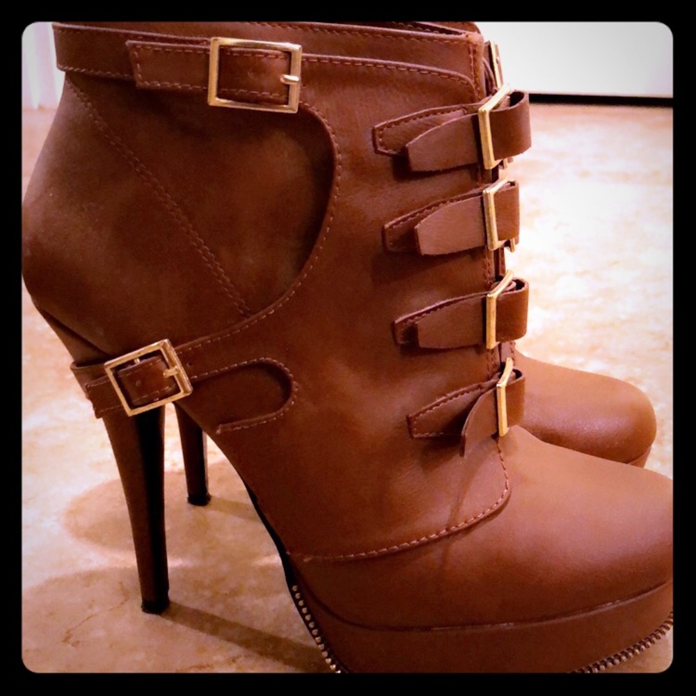 Size 7.5 heels